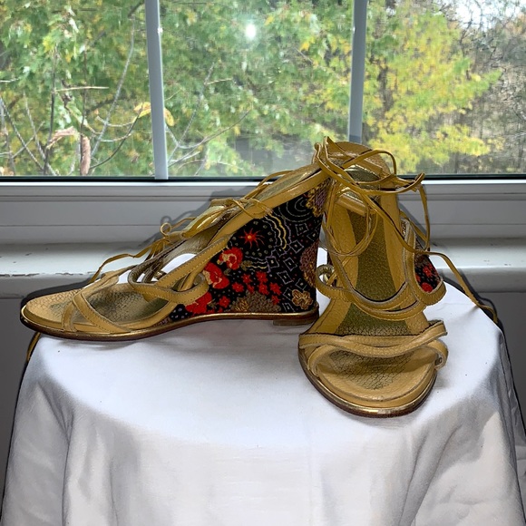 D&G - Picture 1 of 1